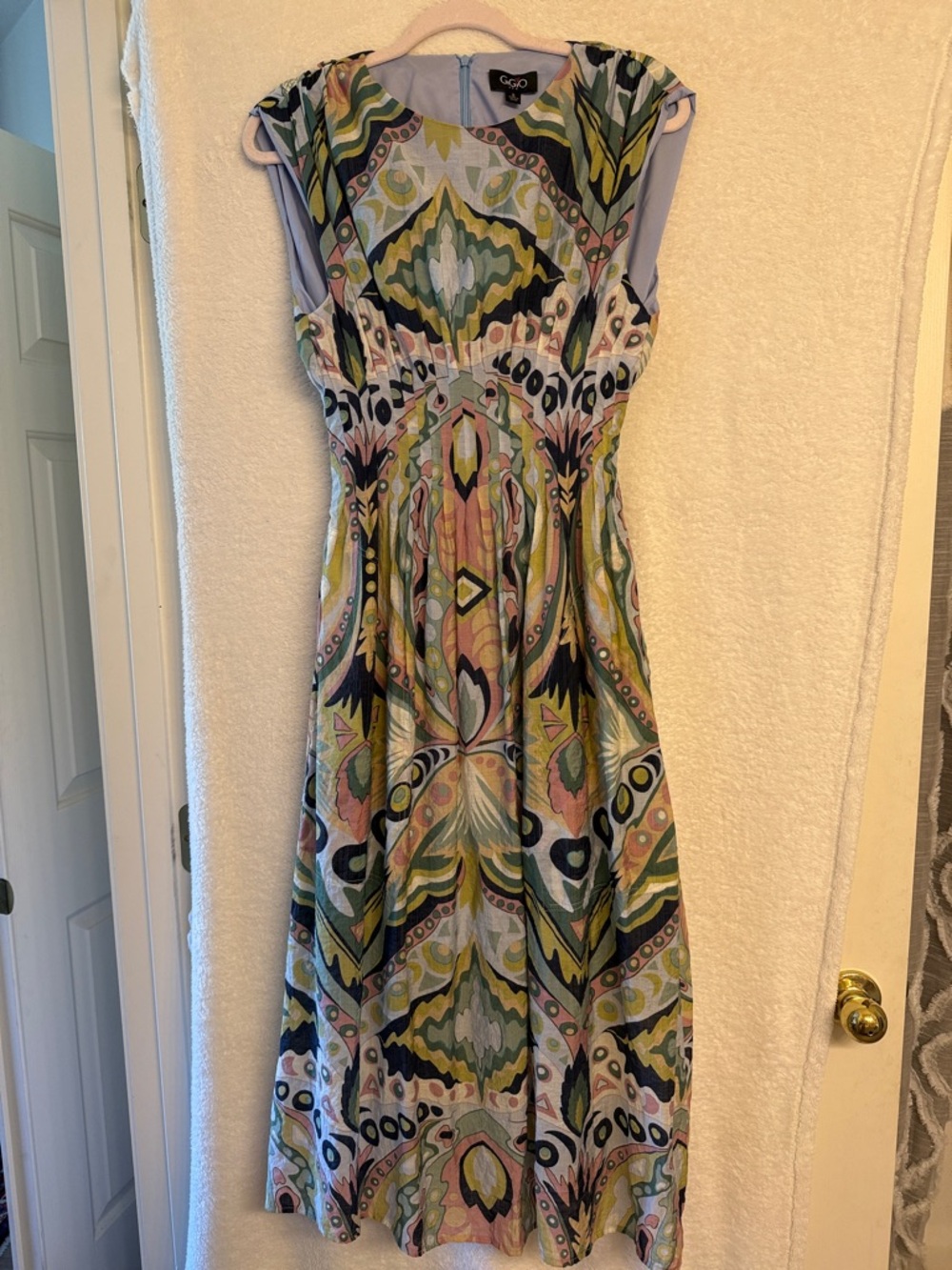Gorgeous Gigio cap sleeve Multicolor Midi Dress with pockets and pin tuck waist